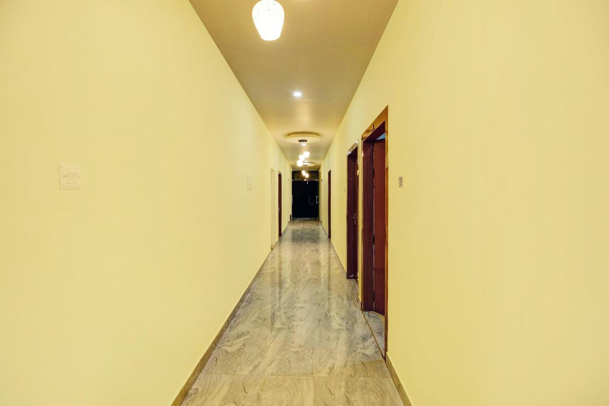 Super Hotel O Sai D-Lux Guwahati Exterior photo